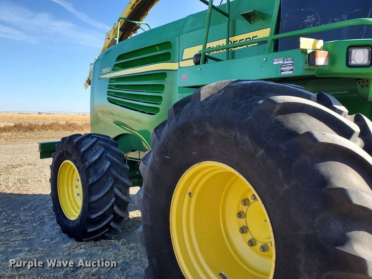 image for item DF4601 2009 John Deere 7850  forage harvester