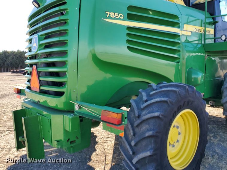 image for item DF4601 2009 John Deere 7850  forage harvester