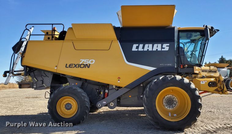 image for item DF4604 2013 Claas Lexion 750  RWA combine