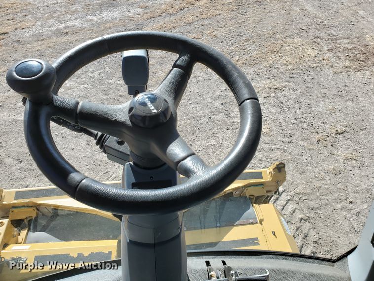 image for item DF4604 2013 Claas Lexion 750  RWA combine