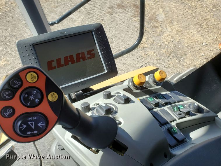 image for item DF4604 2013 Claas Lexion 750  RWA combine