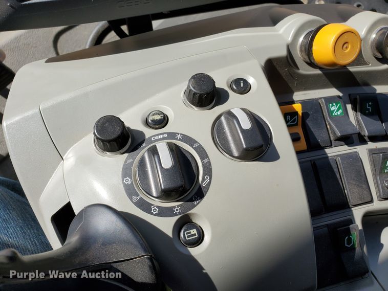 image for item DF4604 2013 Claas Lexion 750  RWA combine