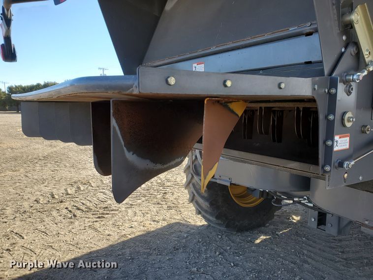 image for item DF4604 2013 Claas Lexion 750  RWA combine