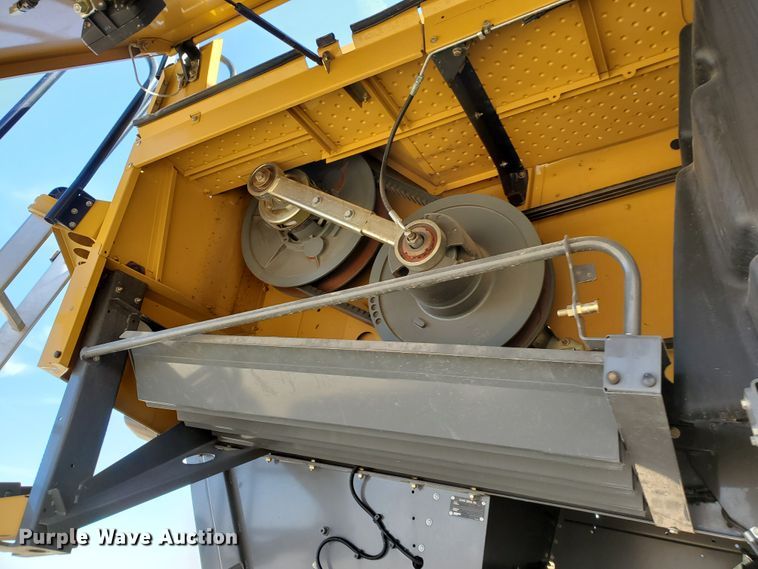 image for item DF4604 2013 Claas Lexion 750  RWA combine