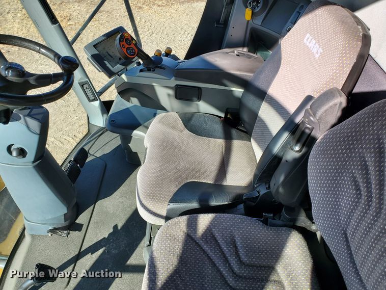 image for item DF4605 2012 Claas Lexion 730  combine