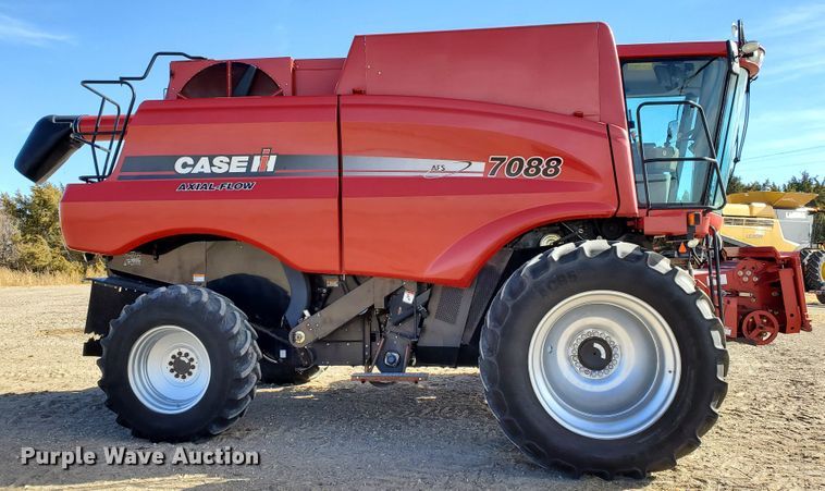 image for item DF4606 2009 Case IH 7088  combine