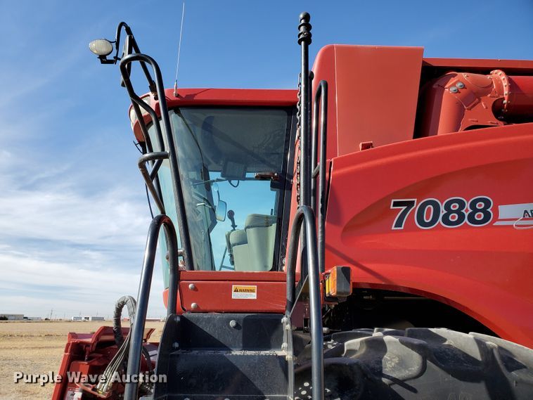 image for item DF4606 2009 Case IH 7088  combine