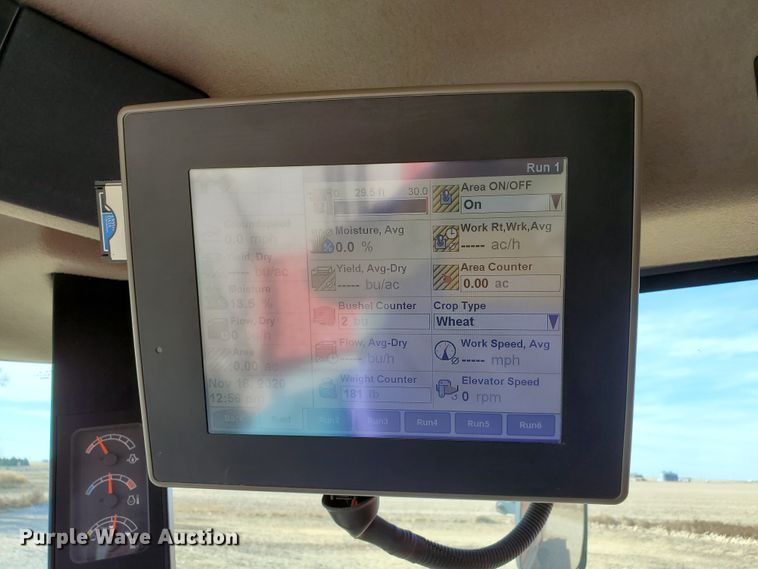 image for item DF4606 2009 Case IH 7088  combine