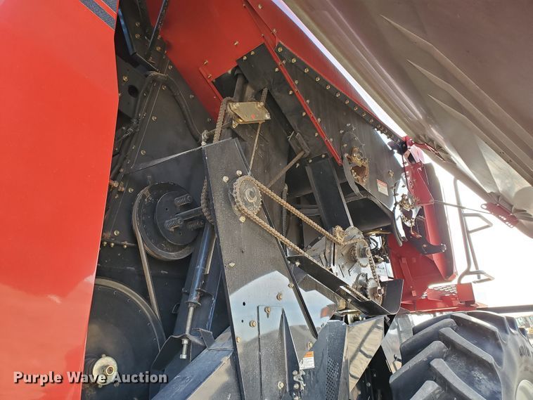 image for item DF4606 2009 Case IH 7088  combine