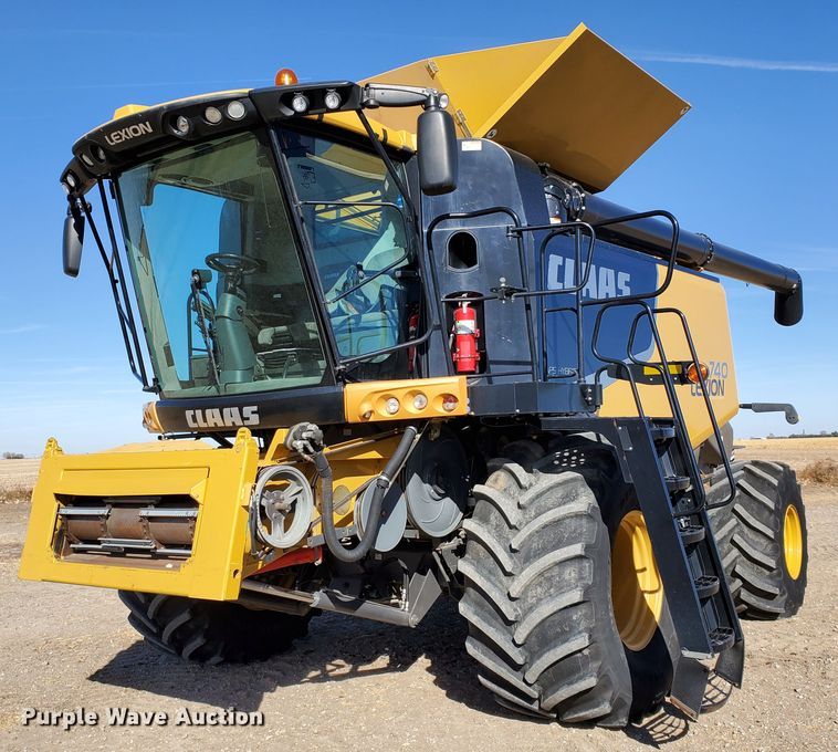 image for item DF4610 2011 Claas Lexion 740  combine