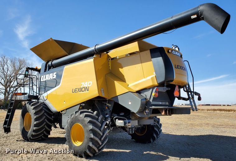 image for item DF4610 2011 Claas Lexion 740  combine