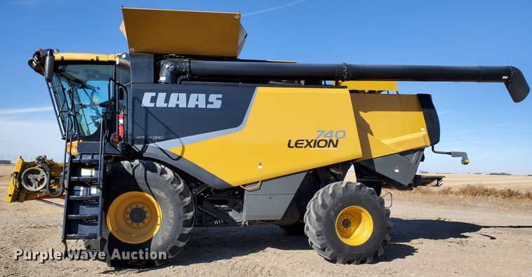 image for item DF4610 2011 Claas Lexion 740  combine