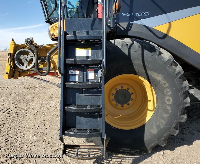 image for item DF4610 2011 Claas Lexion 740  combine