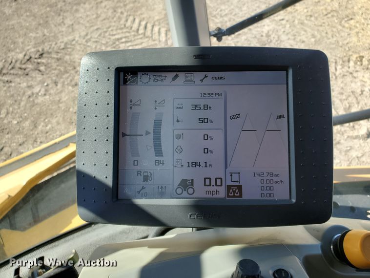 image for item DF4610 2011 Claas Lexion 740  combine