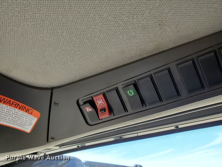 image for item DF4610 2011 Claas Lexion 740  combine