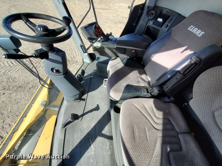 image for item DF4610 2011 Claas Lexion 740  combine