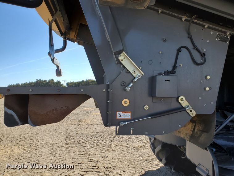 image for item DF4610 2011 Claas Lexion 740  combine