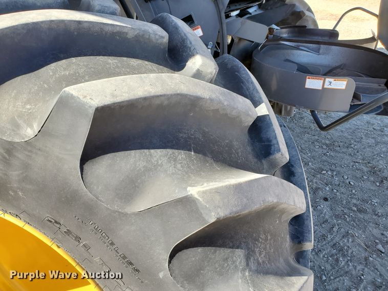 image for item DF4610 2011 Claas Lexion 740  combine