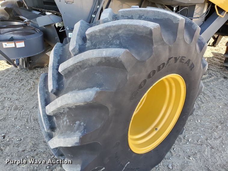 image for item DF4610 2011 Claas Lexion 740  combine