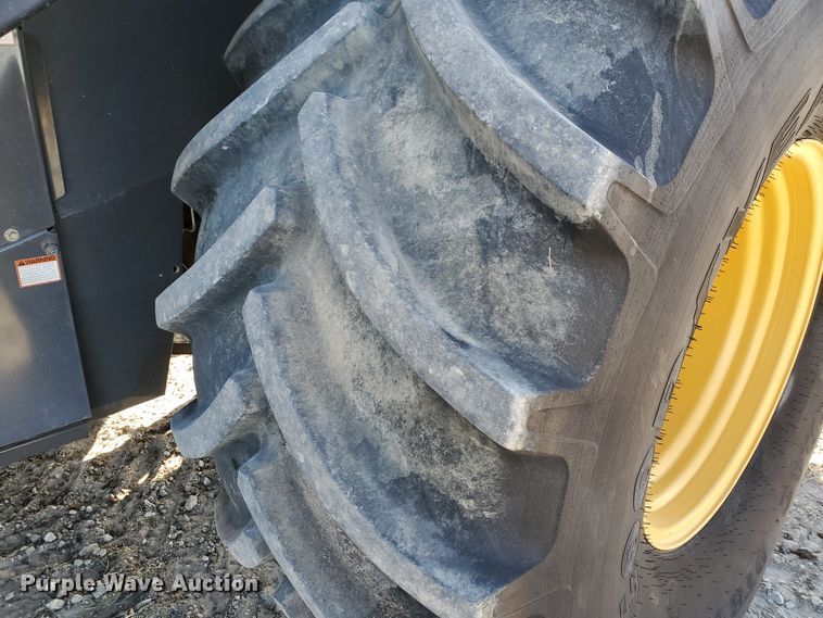 image for item DF4610 2011 Claas Lexion 740  combine