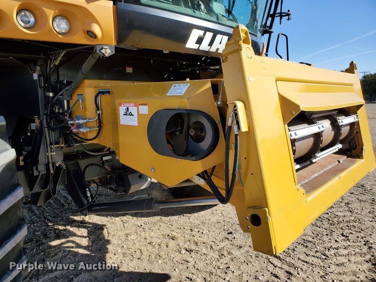 image for item DF4610 2011 Claas Lexion 740  combine