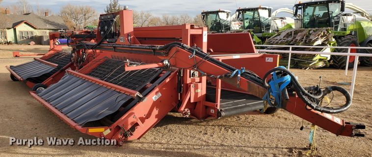 image for item DF4614 2005 H&S TWM12 hay merger