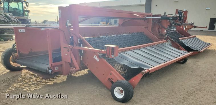 image for item DF4614 2005 H&S TWM12 hay merger