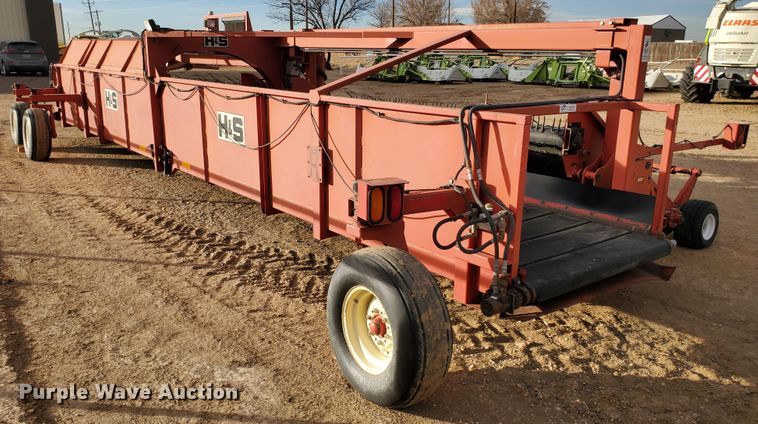 image for item DF4614 2005 H&S TWM12 hay merger