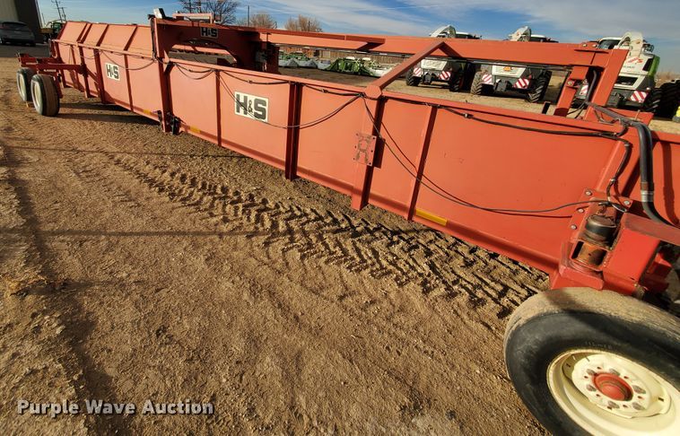 image for item DF4614 2005 H&S TWM12 hay merger