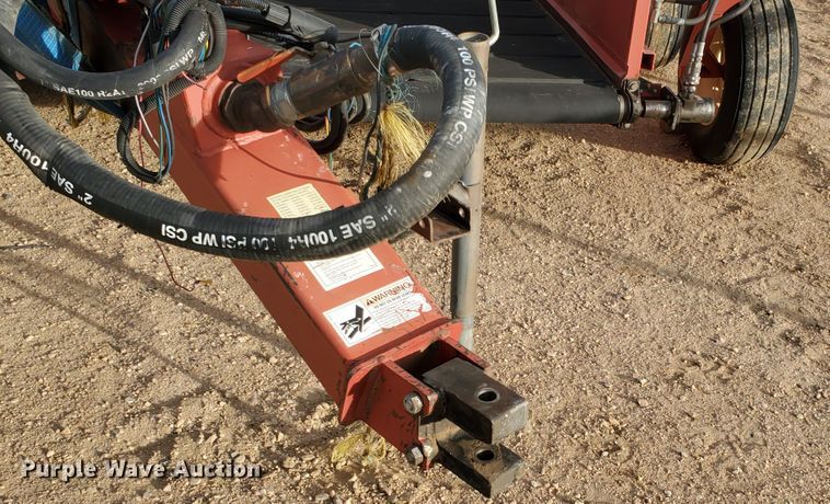 image for item DF4614 2005 H&S TWM12 hay merger