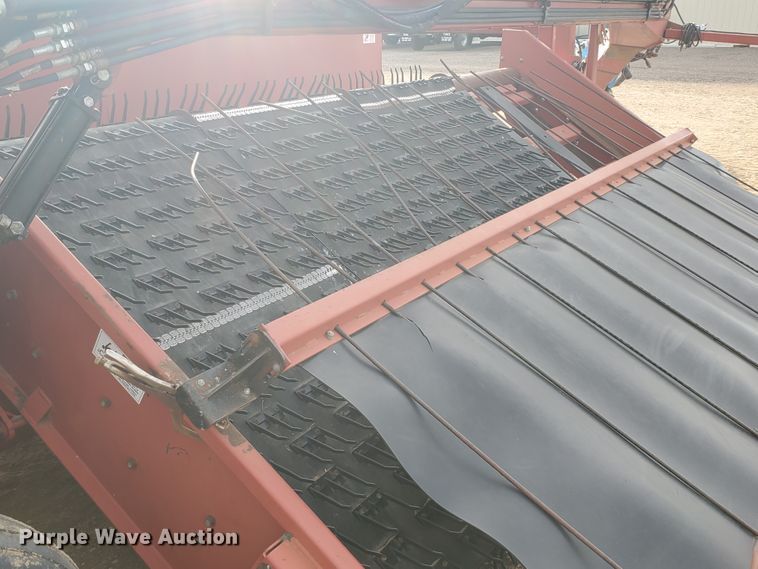 image for item DF4614 2005 H&S TWM12 hay merger