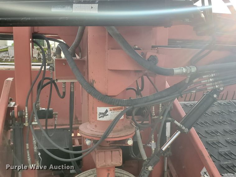 image for item DF4614 2005 H&S TWM12 hay merger