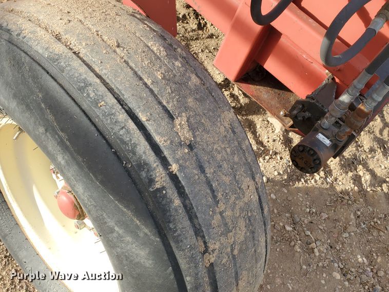 image for item DF4614 2005 H&S TWM12 hay merger