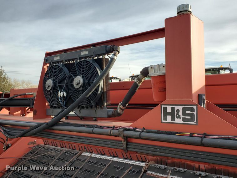 image for item DF4614 2005 H&S TWM12 hay merger