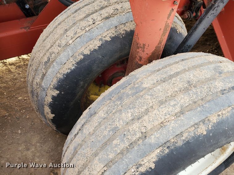 image for item DF4614 2005 H&S TWM12 hay merger