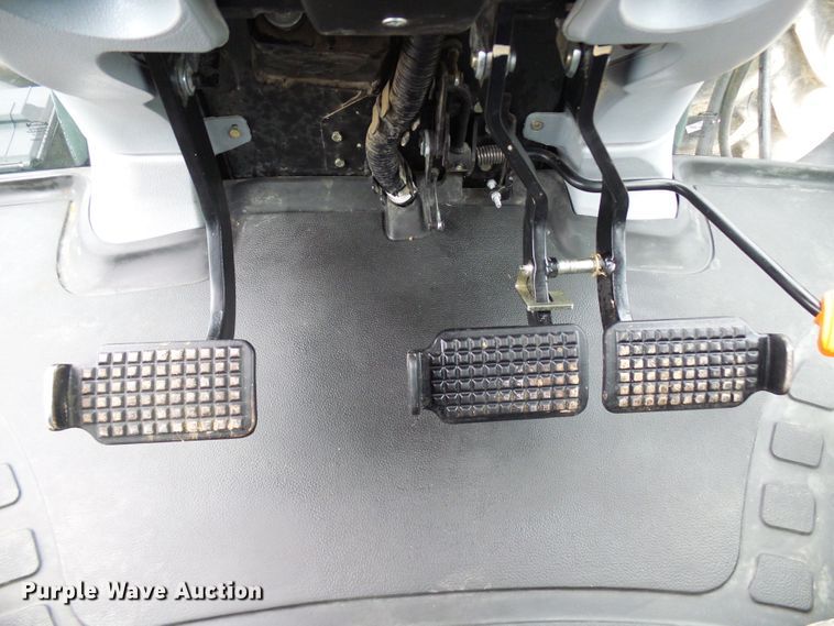 image for item DG2129 2011 New Holland T6050  MFWD tractor