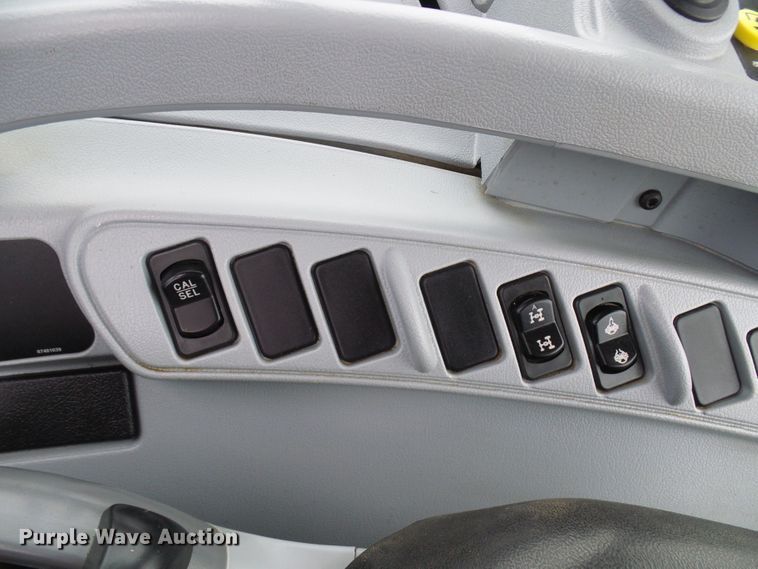 image for item DG2129 2011 New Holland T6050  MFWD tractor