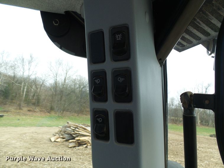 image for item DG2129 2011 New Holland T6050  MFWD tractor