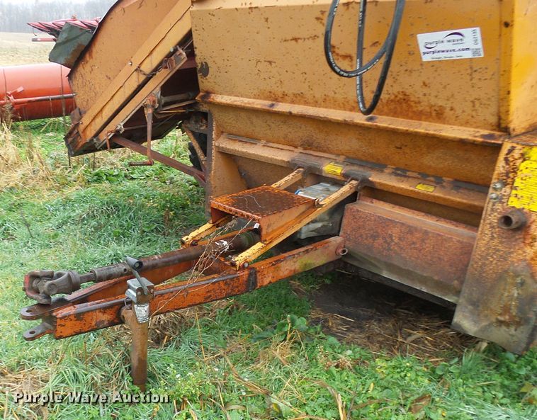 image for item DG2135 Kelly-Ryan Big Bagger 2W88 silage bagger