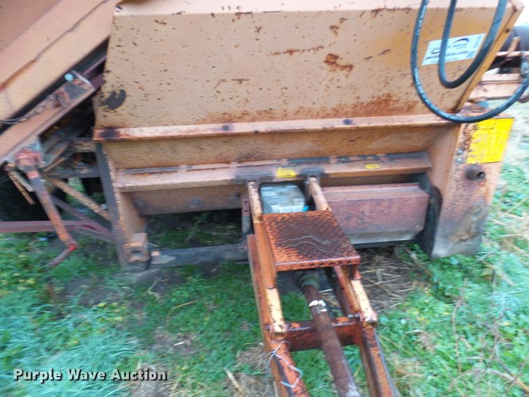 image for item DG2135 Kelly-Ryan Big Bagger 2W88 silage bagger