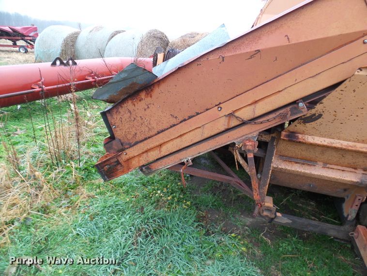 image for item DG2135 Kelly-Ryan Big Bagger 2W88 silage bagger