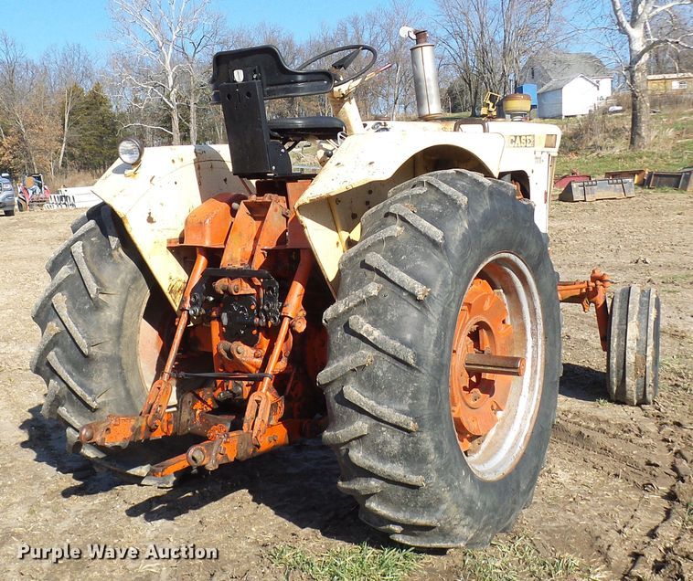 image for item DG2149 Case 831C  tractor