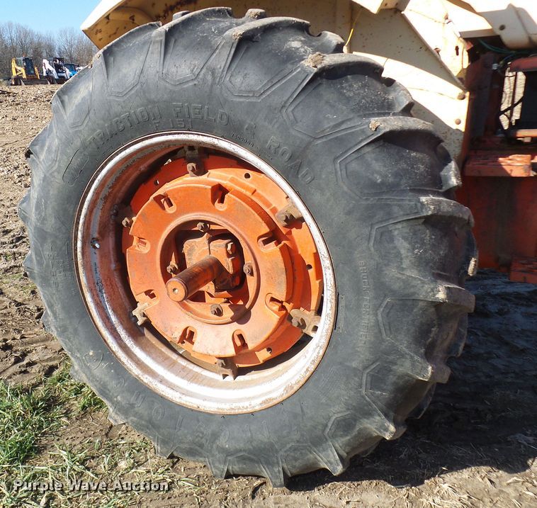 image for item DG2149 Case 831C  tractor