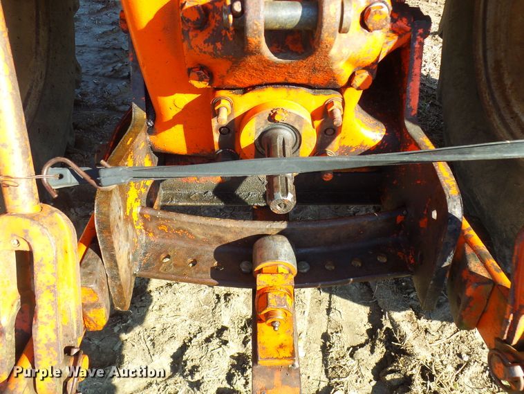 image for item DG2149 Case 831C  tractor