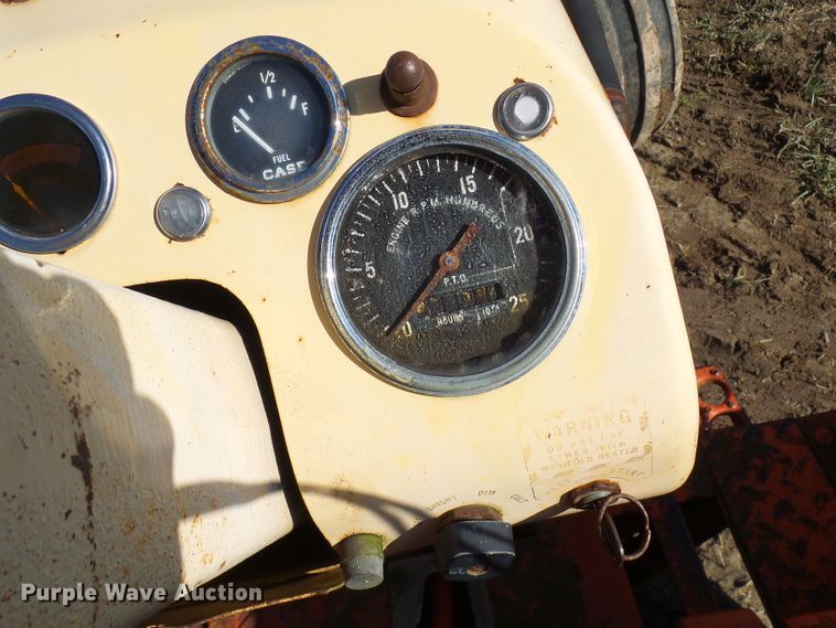 image for item DG2149 Case 831C  tractor