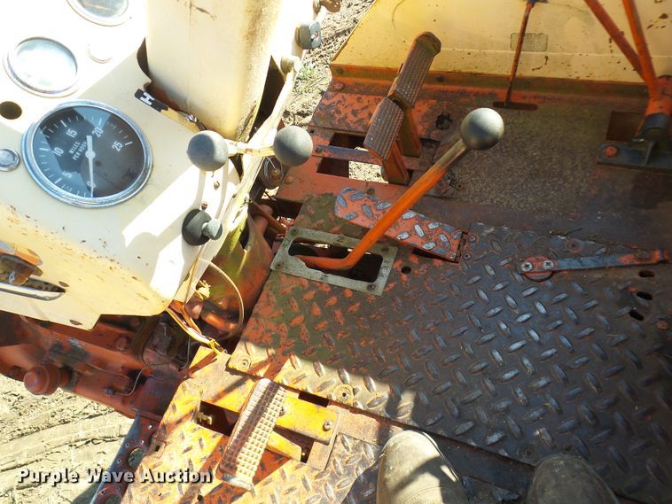 image for item DG2149 Case 831C  tractor