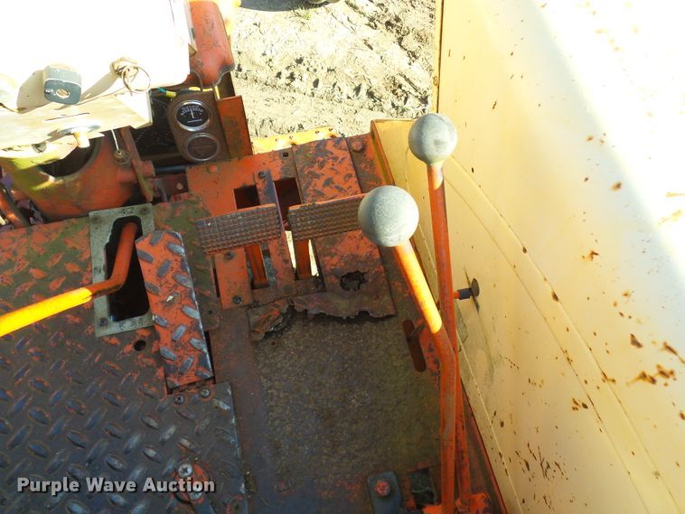 image for item DG2149 Case 831C  tractor
