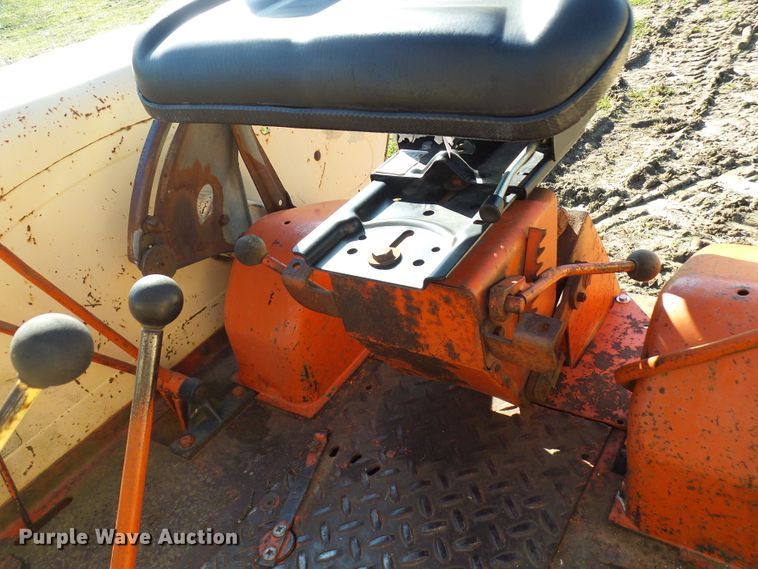 image for item DG2149 Case 831C  tractor