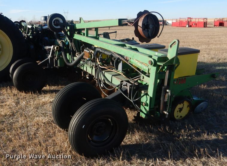image for item DG4660 John Deere 7300  no-till planter