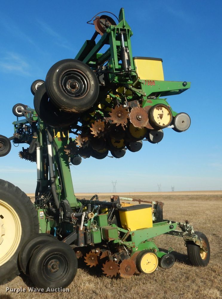 image for item DG4660 John Deere 7300  no-till planter